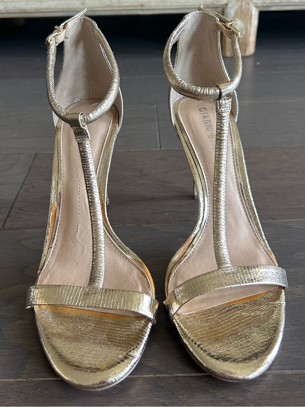 Vintage 2014 Gianni Bini Women's Metallic Gold High Heel Sandals / Size 10M